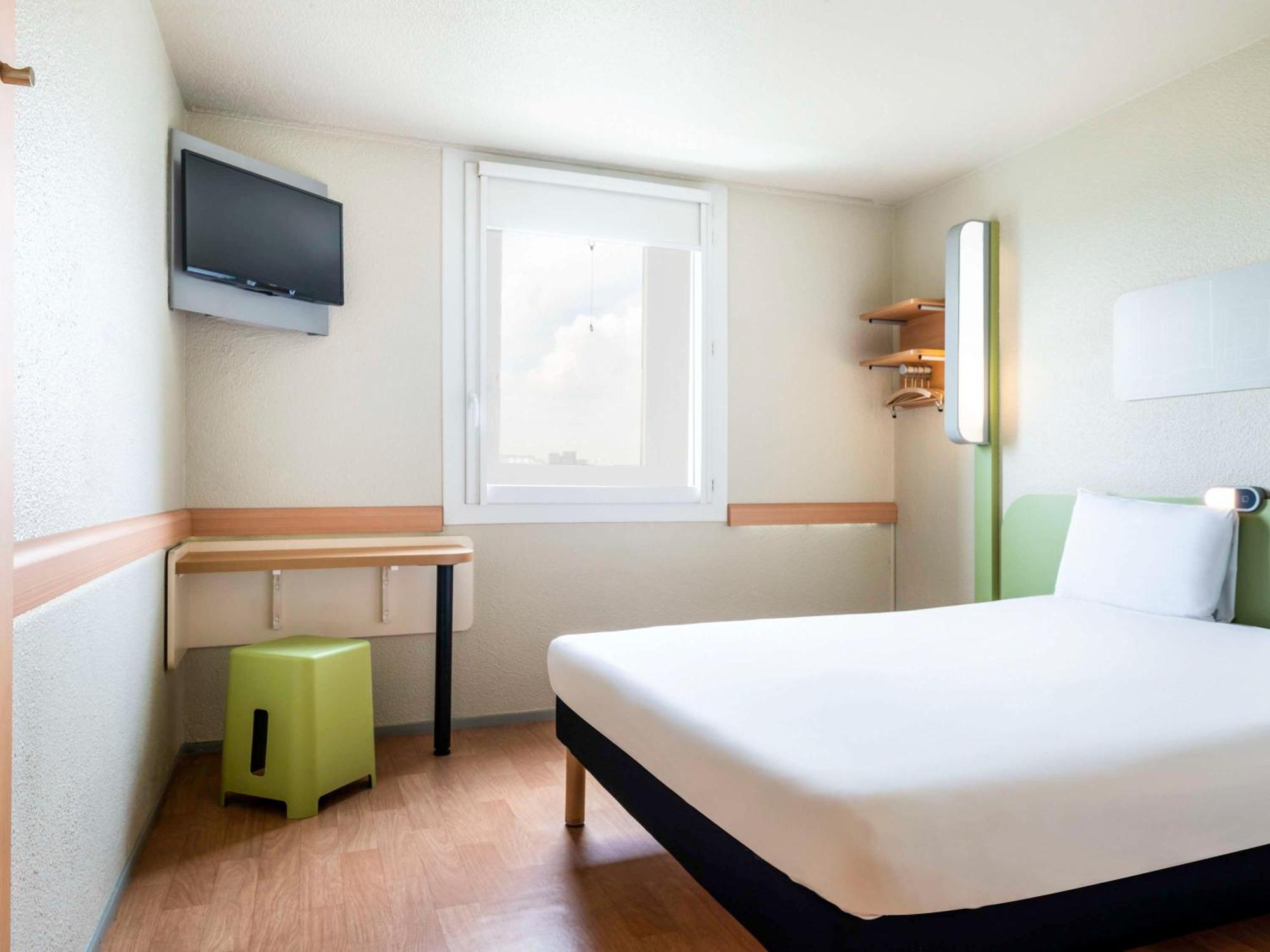 Готель Ibis Budget Paris Porte De Bercy Шарантон-ле-Пон Екстер'єр фото